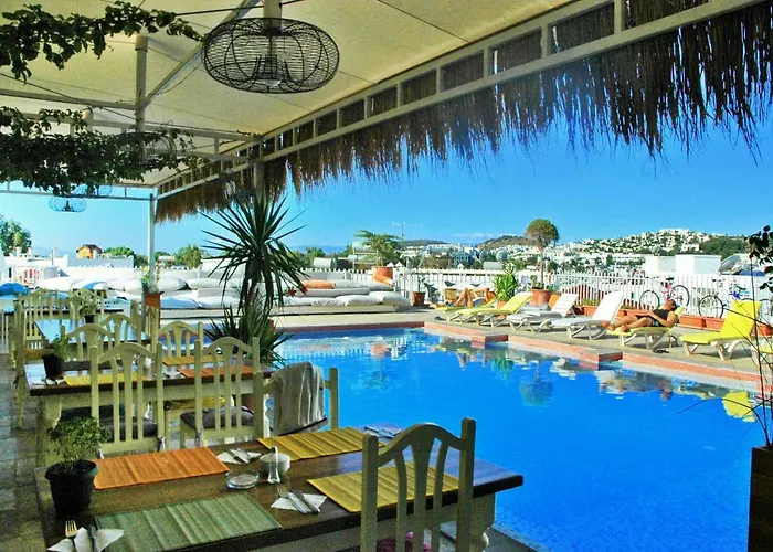 Sky Nova Hotel & Suites