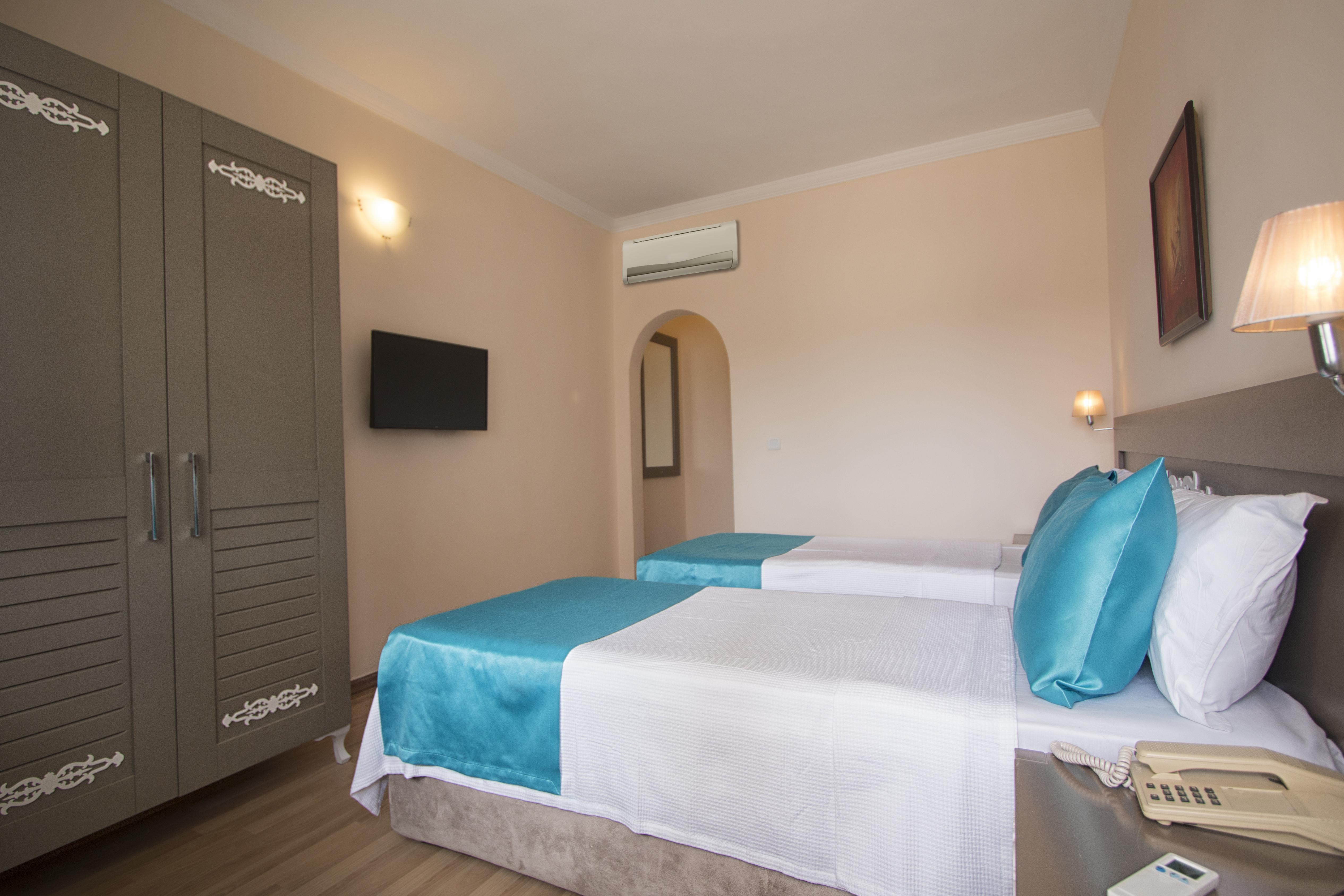 Sky Nova & Otel 3*