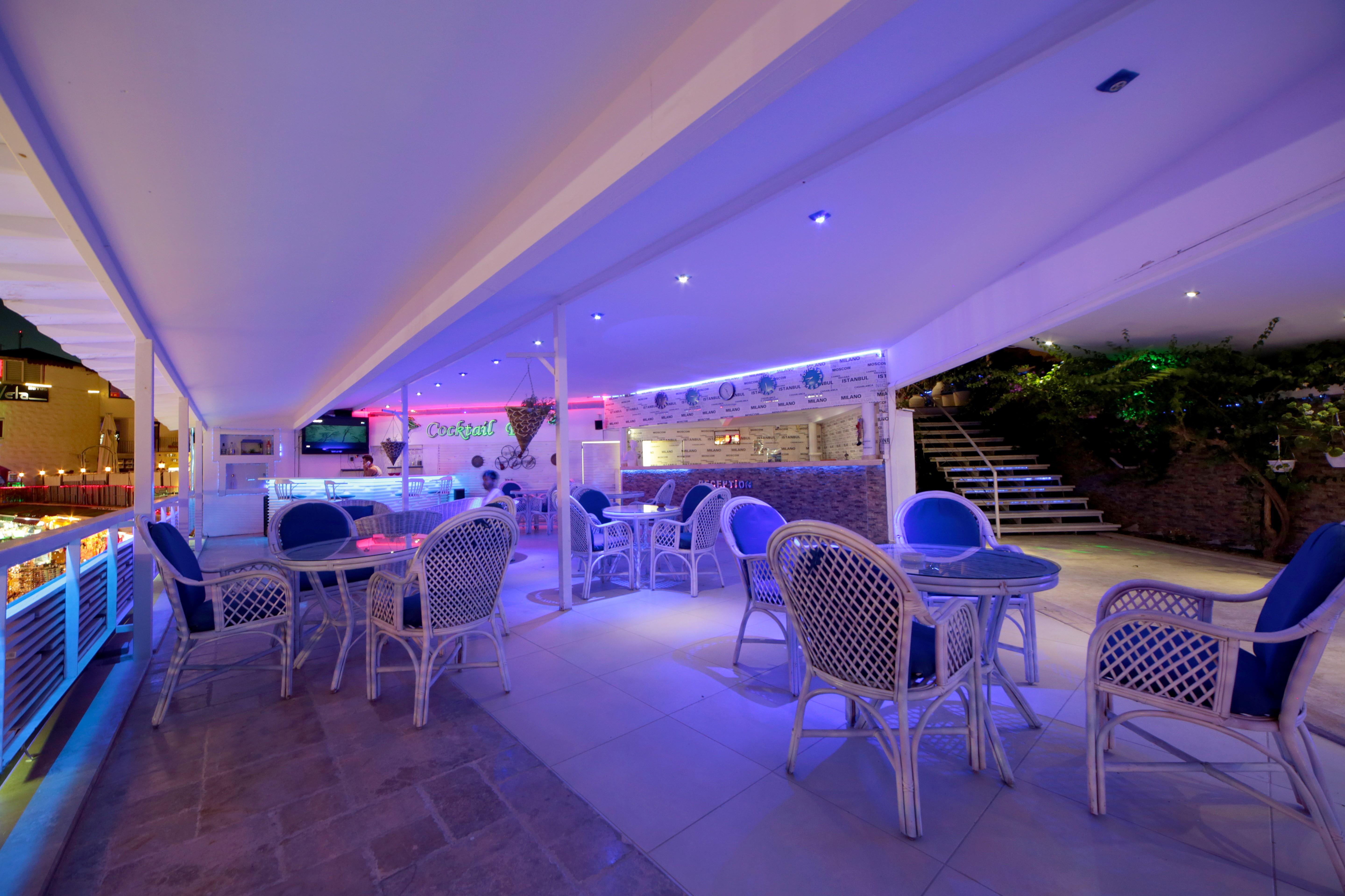 Otel Sky Nova & 3*