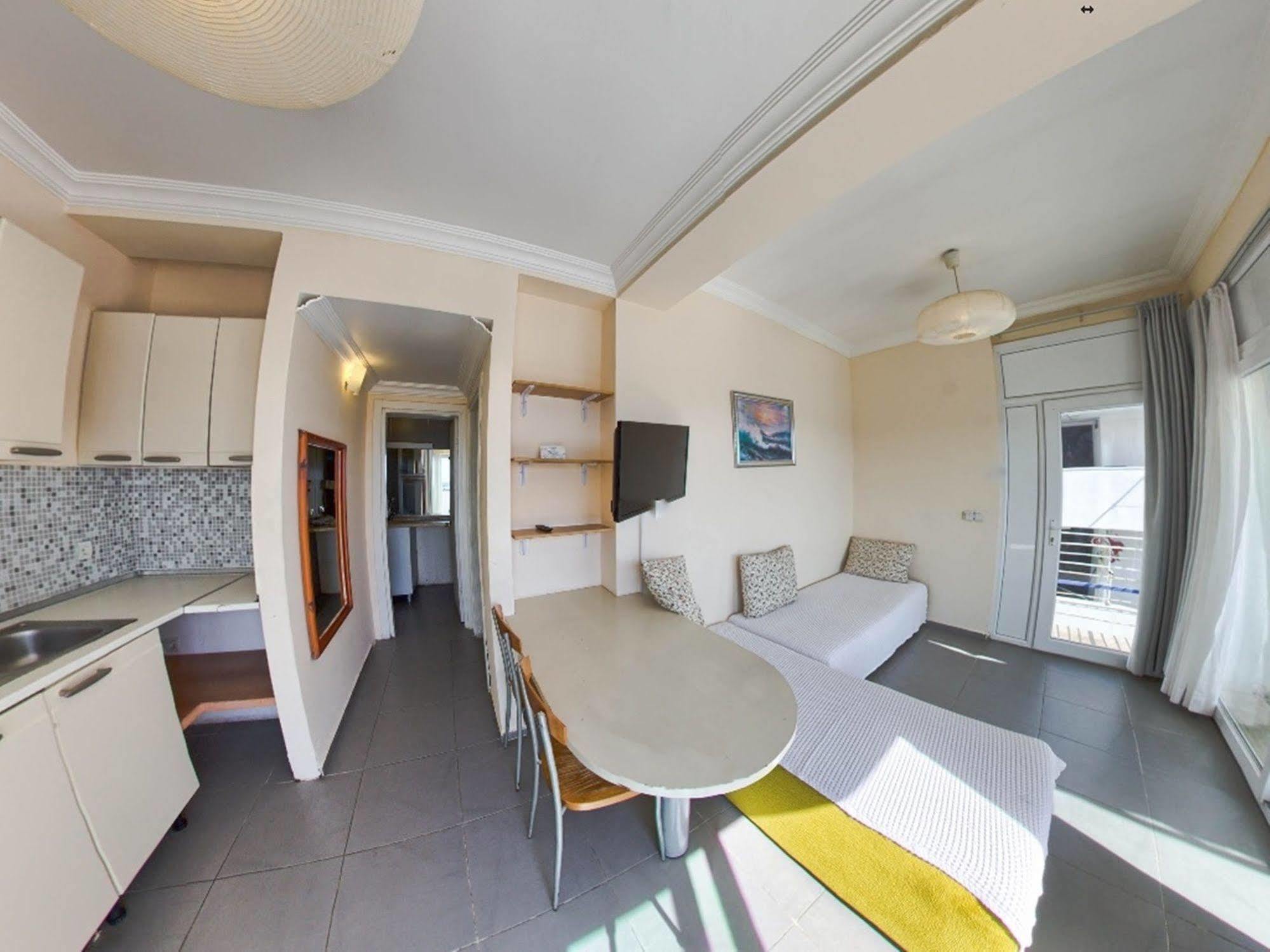 Sky Nova & Otel 3*
